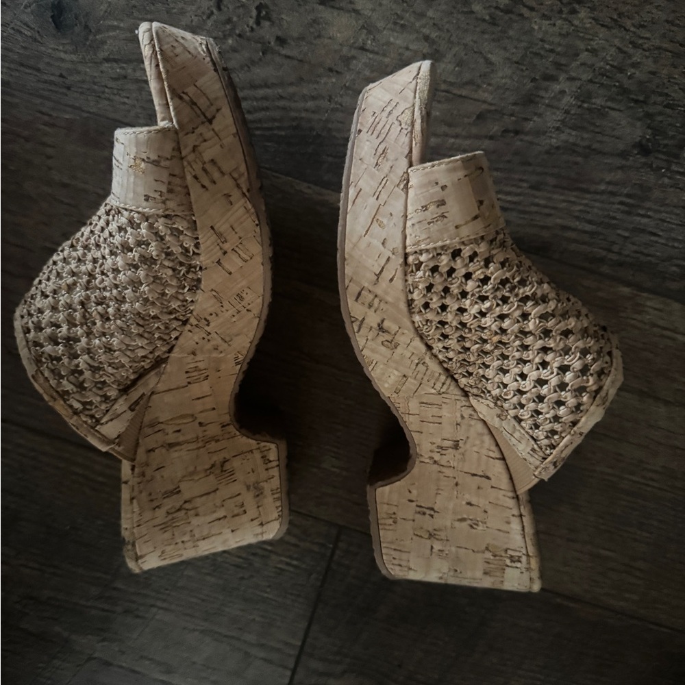 BareTraps Women's Woven Tan Mules - Picture 2 of 3
